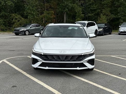 New 2025 Hyundai Elantra Limited w/ Cargo Package FWD image 11