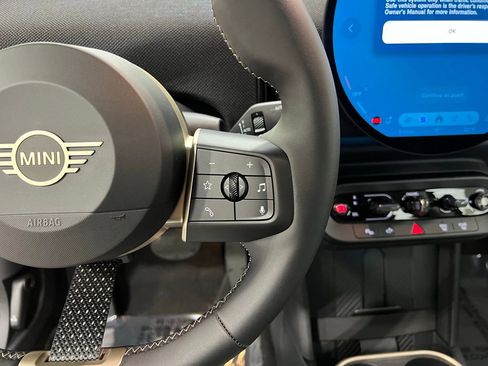 Certified 2025 MINI Cooper 2-Door Hardtop image 15