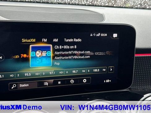 Used 2021 Mercedes-Benz GLB 250 w/ Premium Package image 35