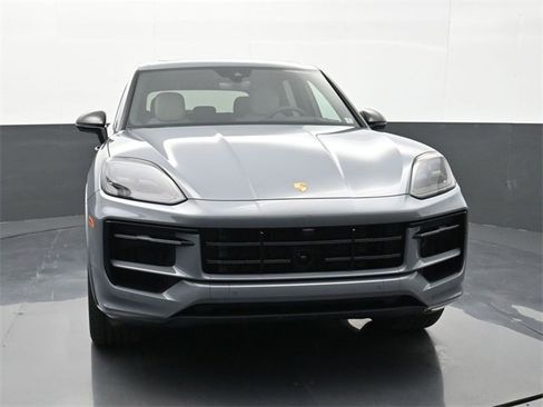 New 2025 Porsche Cayenne S image 32