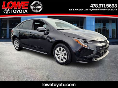 Certified 2023 Toyota Corolla LE image 1