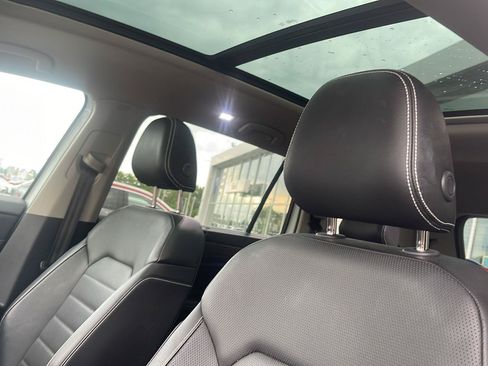 Used 2024 Volkswagen Atlas SEL AWD/4WD image 9