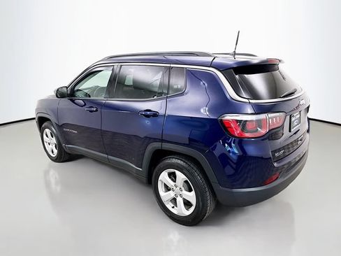 Used 2018 Jeep Compass Latitude FWD image 5