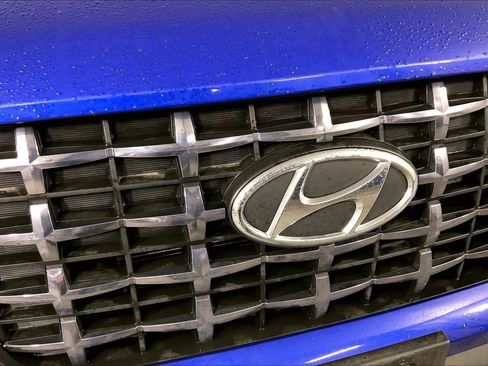 Used 2025 Hyundai Venue SEL image 29