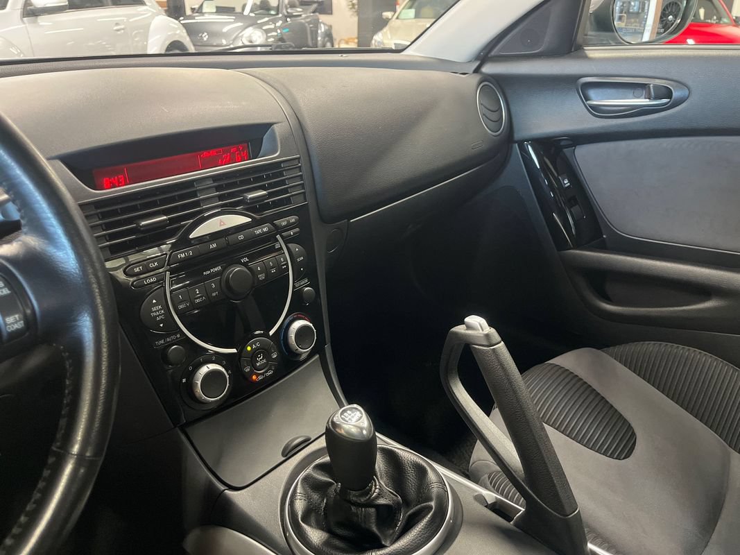 Used 2004 MAZDA RX-8 w/ MT Sport Pkg RWD image 38