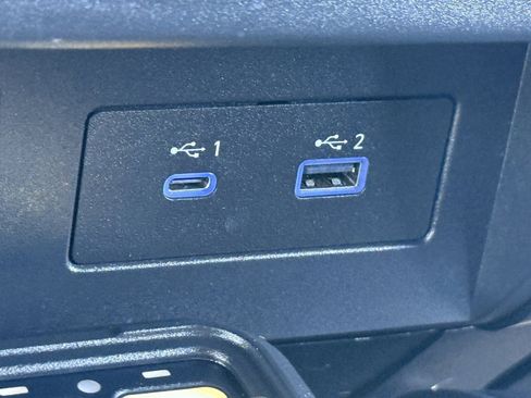 Used 2021 Nissan Titan PRO-4X w/ Pro-4x Convenience Package image 32