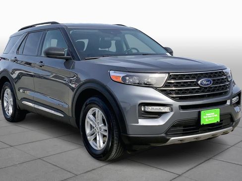 Used 2023 Ford Explorer XLT w/ Equipment Group 202A image 3