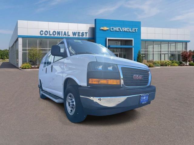Used 2025 GMC Savana 2500 w/ Driver Convenience Package RWD image 3