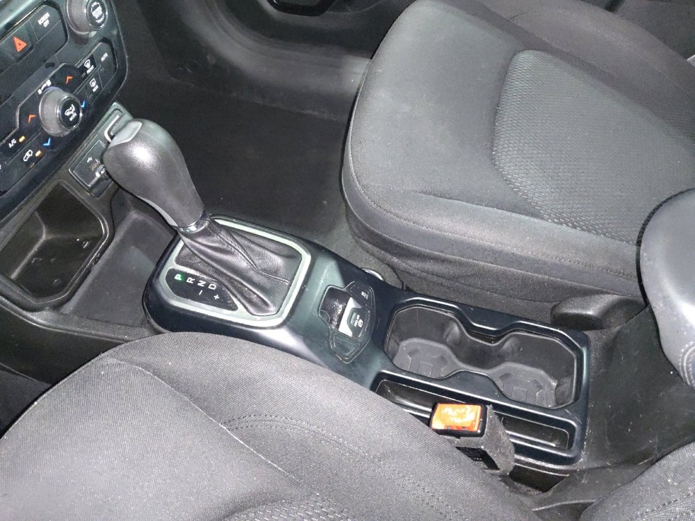 Used 2020 Jeep Renegade Altitude FWD image 26