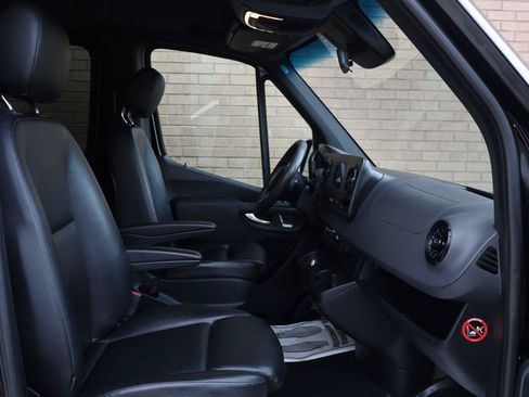 Used 2019 Mercedes-Benz Sprinter 4x4 144 image 21