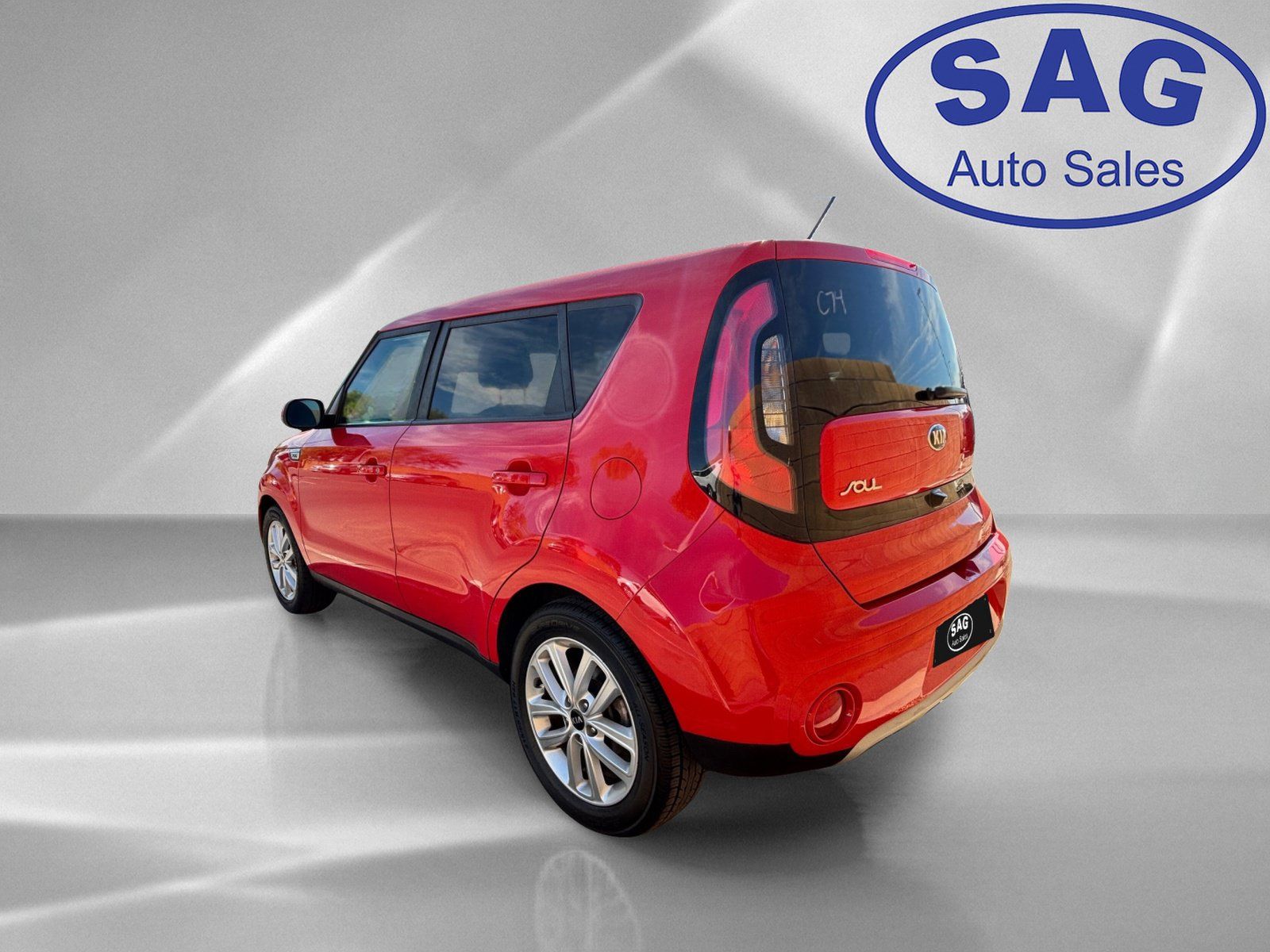 Used 2019 Kia Soul + FWD image 4