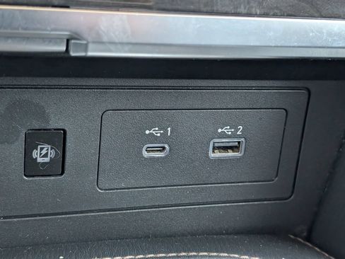 Used 2023 Nissan Armada Platinum w/ Captain's Chairs Package RWD image 29