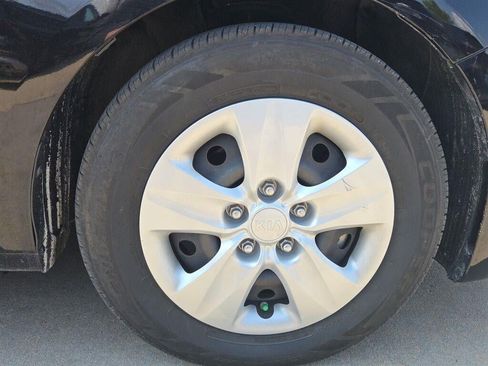 Used 2017 Kia Forte LX FWD image 23