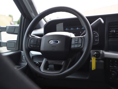 Used 2023 Ford F250 XLT AWD/4WD image 17