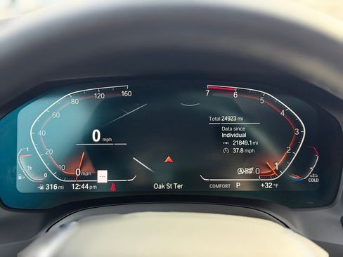 Used 2022 BMW 330i xDrive Sedan w/ Driving Assistance Package image 13