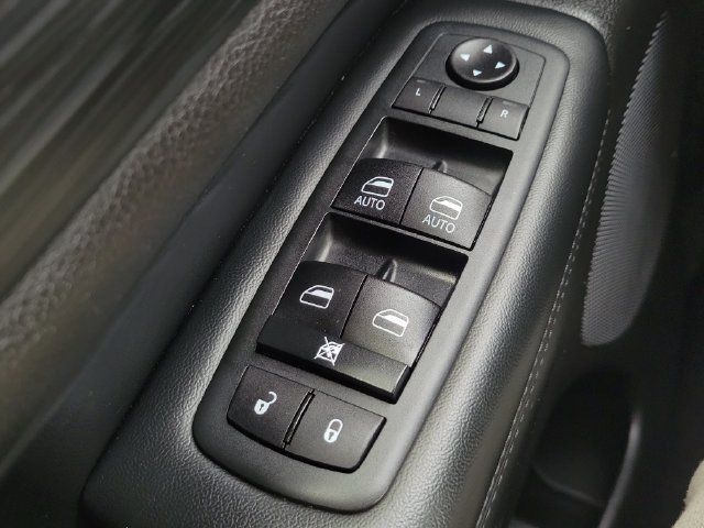Used 2020 Jeep Grand Cherokee Laredo AWD/4WD image 20