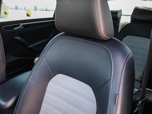 Used 2018 Volkswagen Passat 3.6 image 28