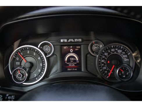 Used 2023 RAM 1500 Big Horn AWD/4WD image 36