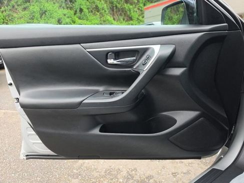 Used 2016 Nissan Altima 2.5 S w/ Power Driver Seat Package FWD image 18