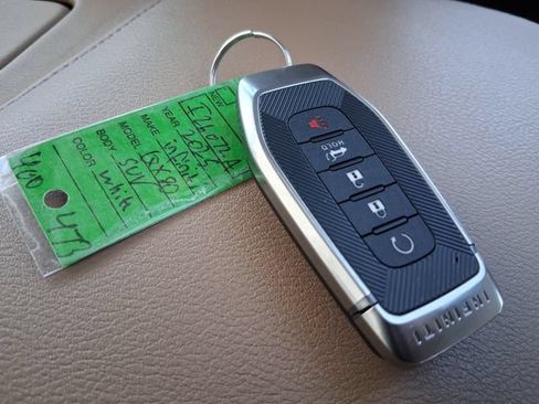 Used 2025 INFINITI QX80 Sensory AWD/4WD image 28