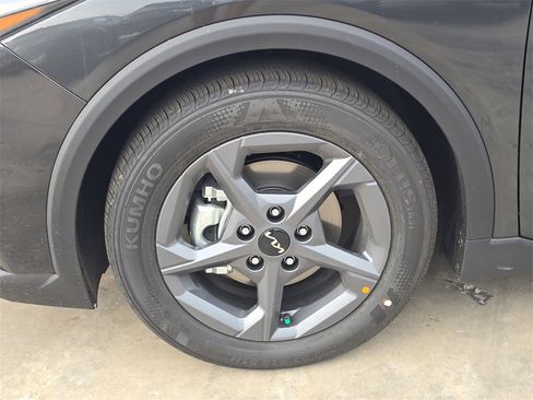 New 2025 Kia K4 LXS image 35