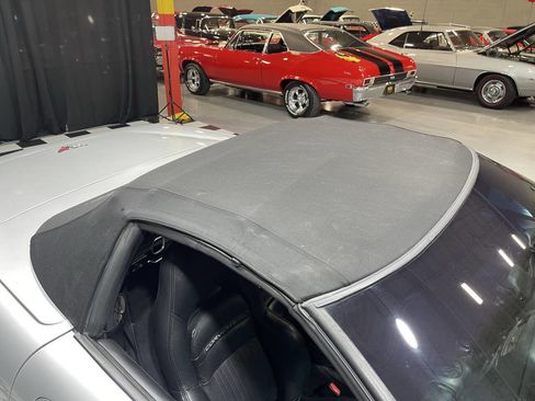 Used 2002 Chevrolet Corvette Convertible w/ Preferred Equipment Group2 image 18