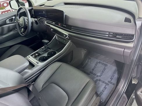 Used 2025 Kia Carnival SX FWD image 35