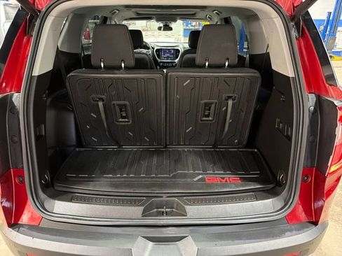 Used 2023 GMC Acadia SLE w/ Driver Convenience Package image 6