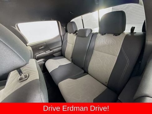 Certified 2021 Toyota Tacoma TRD Off-Road AWD/4WD image 8