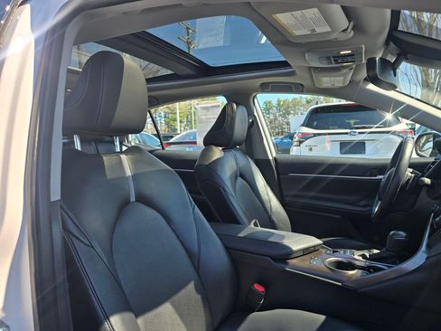 Used 2024 Toyota Camry XSE w/ Navigation Package image 13