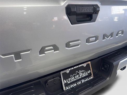 Used 2025 Toyota Tacoma SR5 image 21