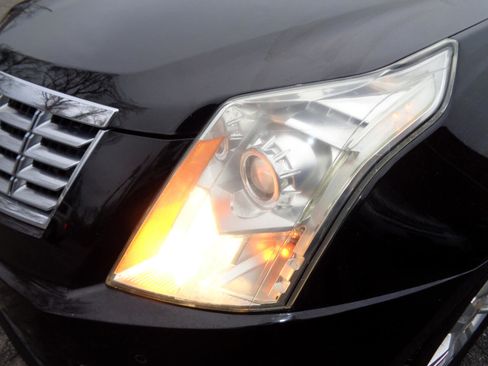 Used 2014 Cadillac SRX Luxury w/ Driver Awareness Package image 10