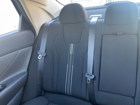 Used 2025 Hyundai Elantra SEL image 41