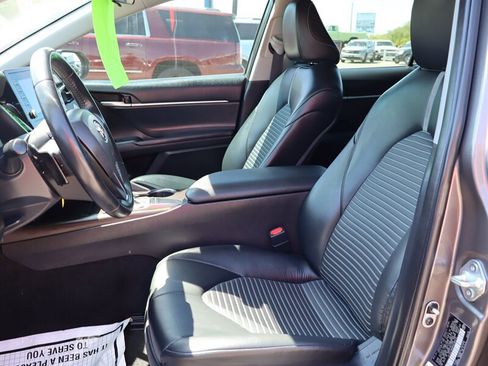 Used 2023 Toyota Camry SE FWD image 16