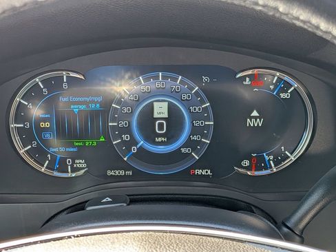 Used 2020 Cadillac Escalade Luxury AWD/4WD image 11