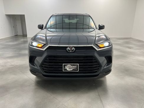 Used 2025 Toyota Grand Highlander FWD image 3