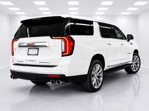 Used 2021 GMC Yukon XL Denali w/ Denali Premium Package AWD/4WD image 8