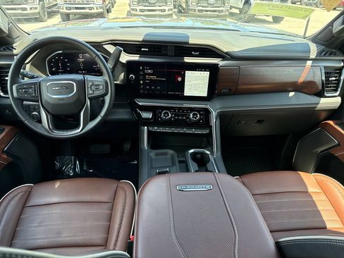 Used 2026 GMC Sierra 2500 Denali Ultimate AWD/4WD image 5