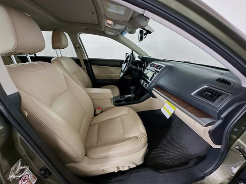 Used 2016 Subaru Outback 3.6R Limited AWD/4WD image 33