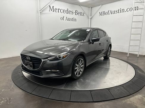 Used 2018 MAZDA MAZDA3 Grand Touring w/ Premium Equipment Package FWD image 3
