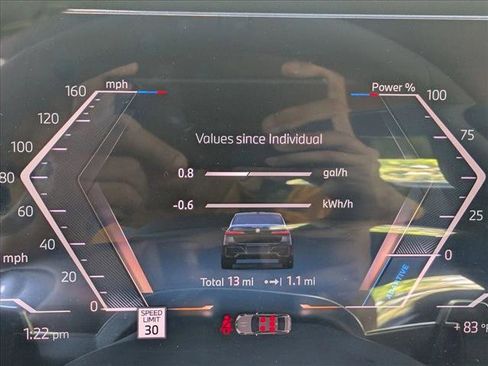 New 2025 BMW 750e xDrive w/ Premium Package image 11