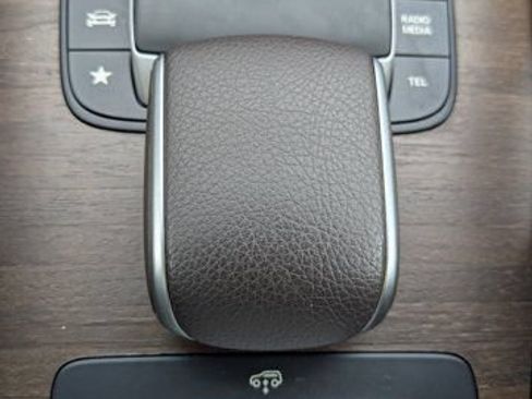 Used 2022 Mercedes-Benz GLS 450 4MATIC image 29