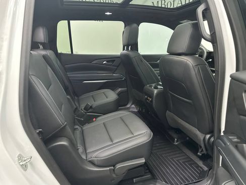 Used 2025 Chevrolet Traverse LT w/ Sun and Wheel Package FWD image 26