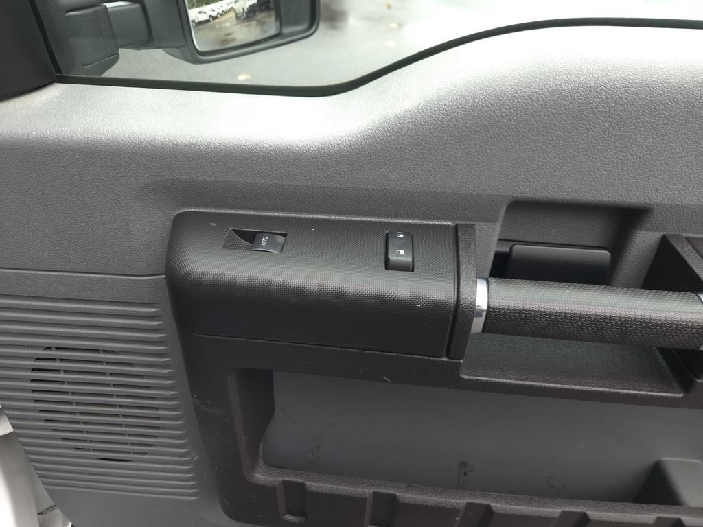 Used 2015 Ford F250 XL w/ Power Equipment Group RWD image 17