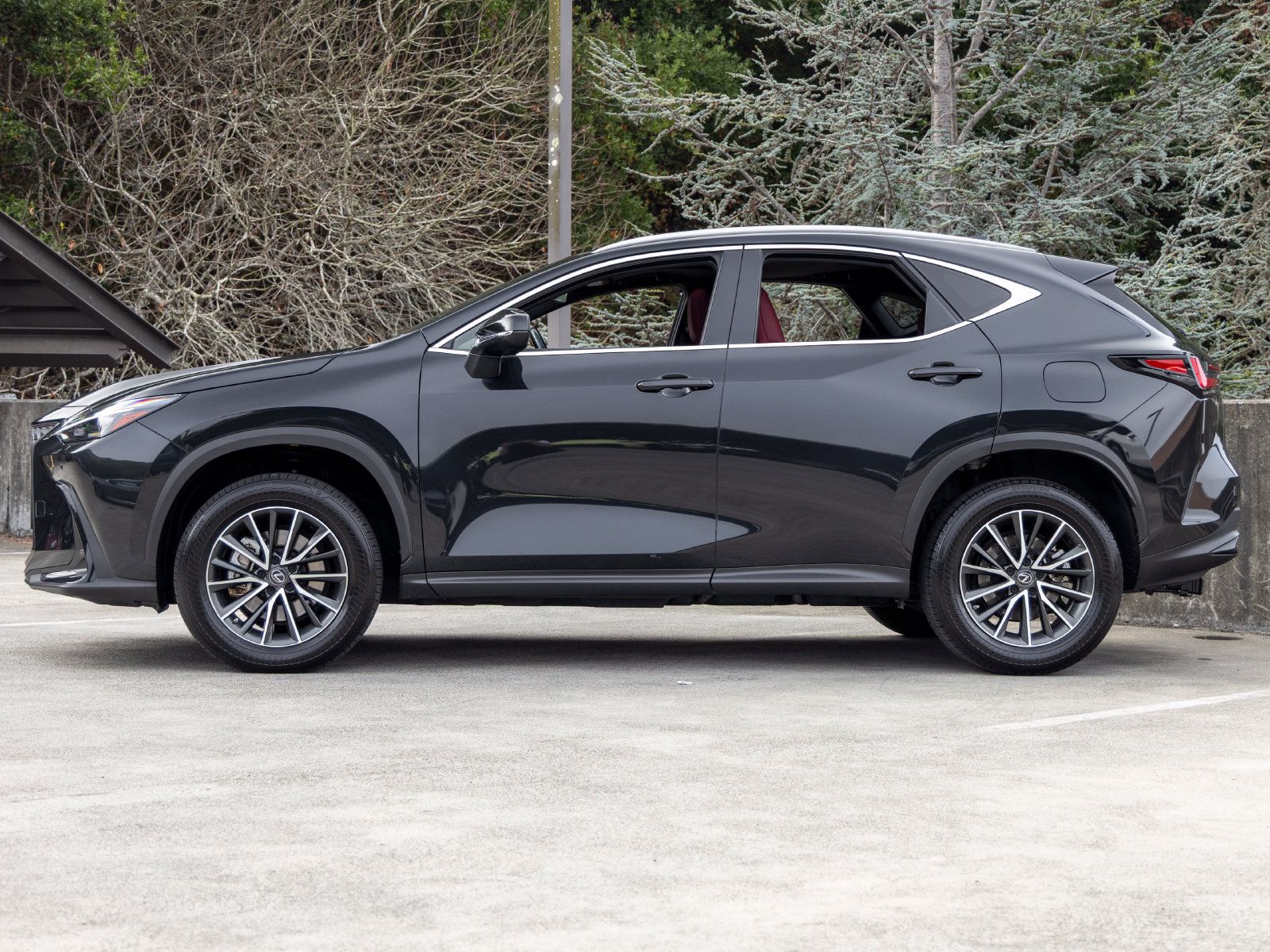 Used 2022 Lexus NX 350h AWD image 2
