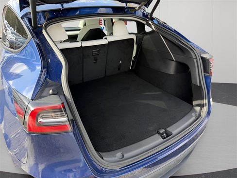 Used 2021 Tesla Model Y Long Range image 23