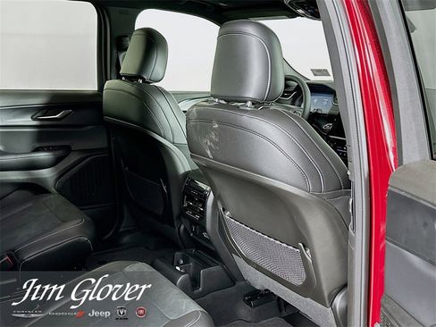 New 2025 Jeep Grand Cherokee L Altitude image 17