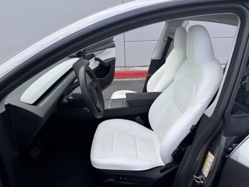 Used 2026 Tesla Model Y Long Range AWD/4WD image 12