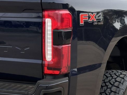 Used 2024 Ford F250 Lariat w/ Sport Appearance Package AWD/4WD image 12