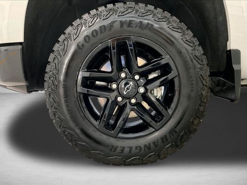 Used 2024 Chevrolet Silverado 1500 Custom Trail Boss AWD/4WD image 10